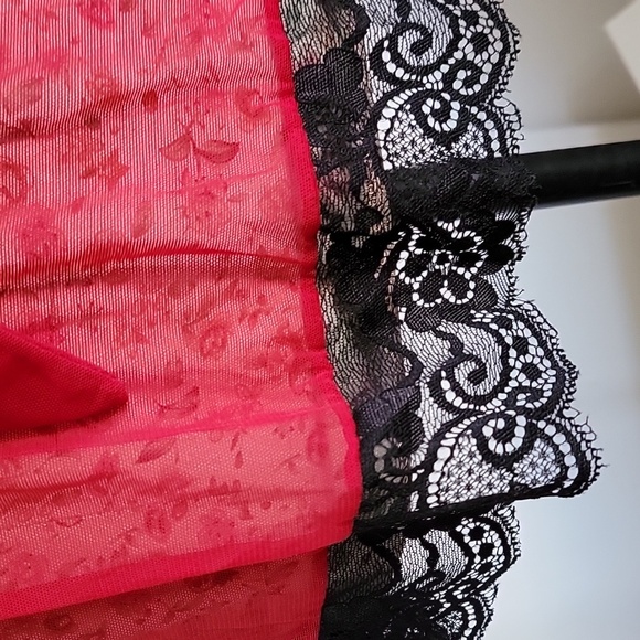 Frederick's of Hollywood Black and Red Lace Chemise Size Large - Picture 3 of 6